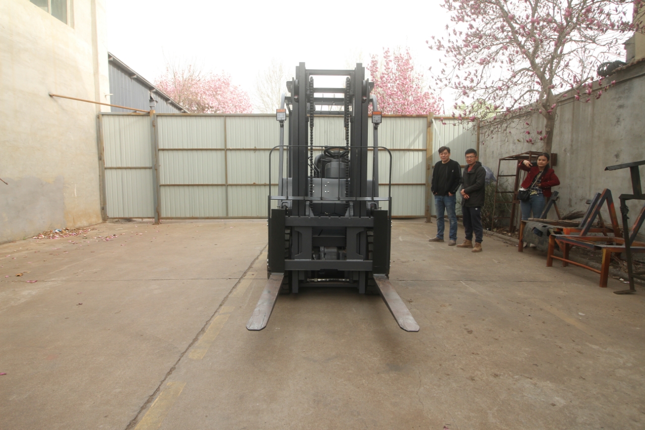 Electric Forklift