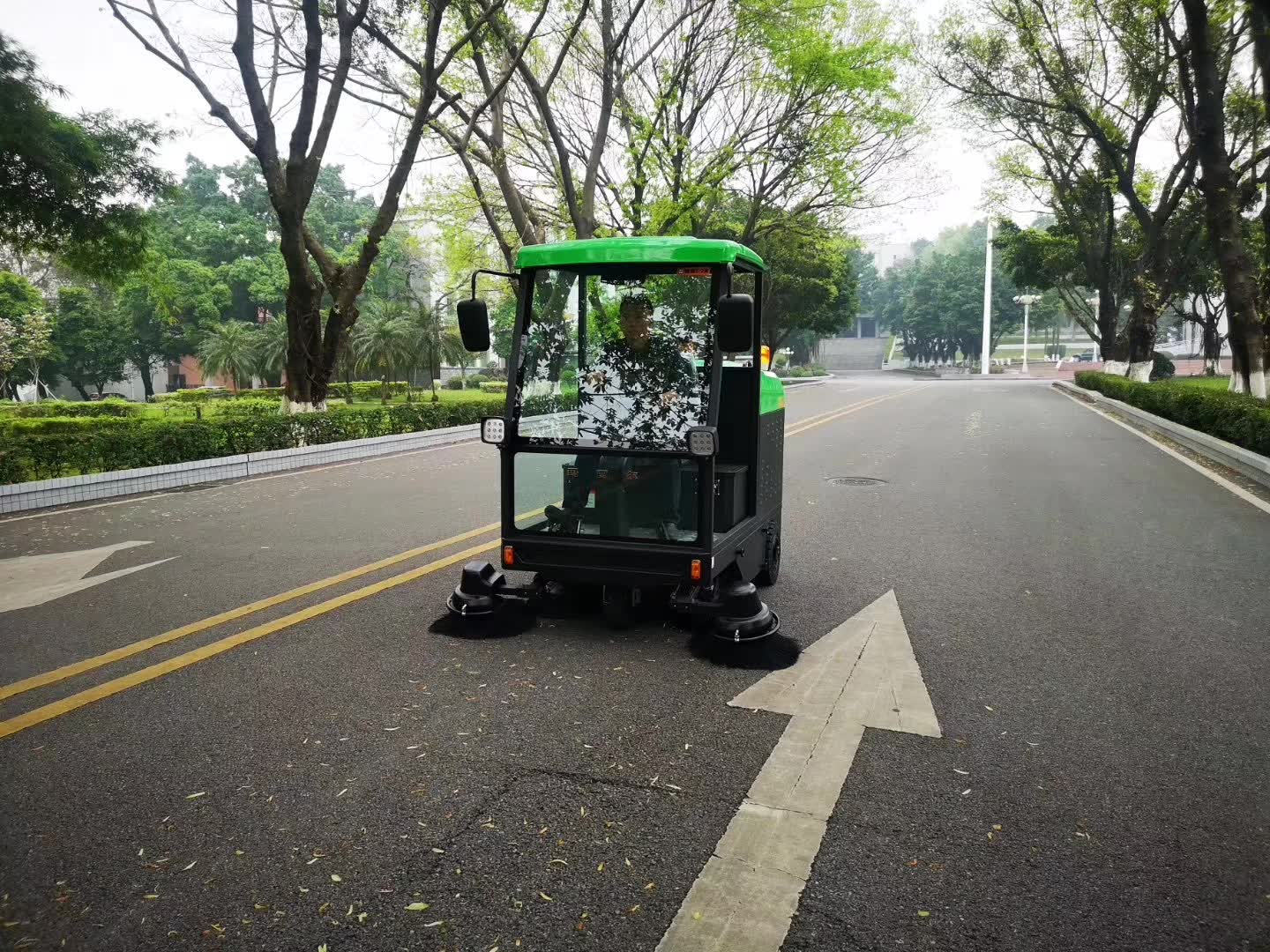 DQS19B 户外扫地车 (3)